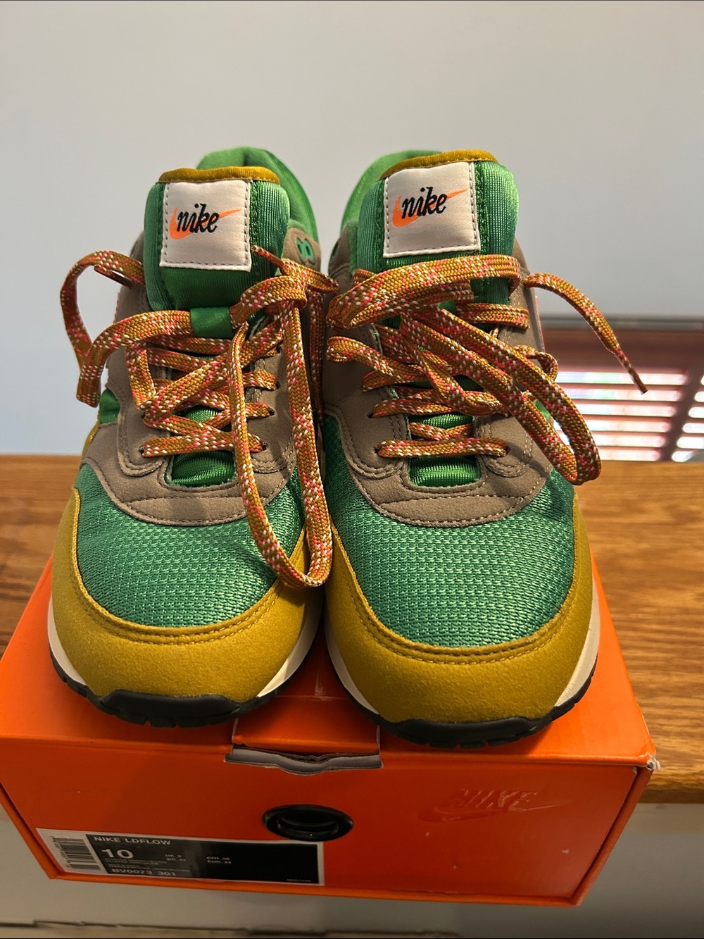 Nike men’s Green, Yellow & Brown Low-Top Sneakers